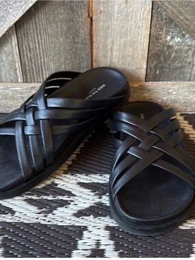 Shoe the Bear black leather slide sandals